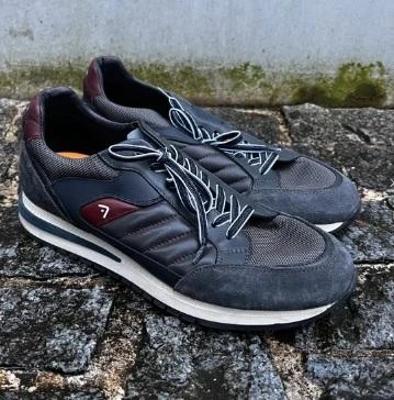 Ambitious Premium Sneakers – Design Português – Tam. 42(Como Novos)